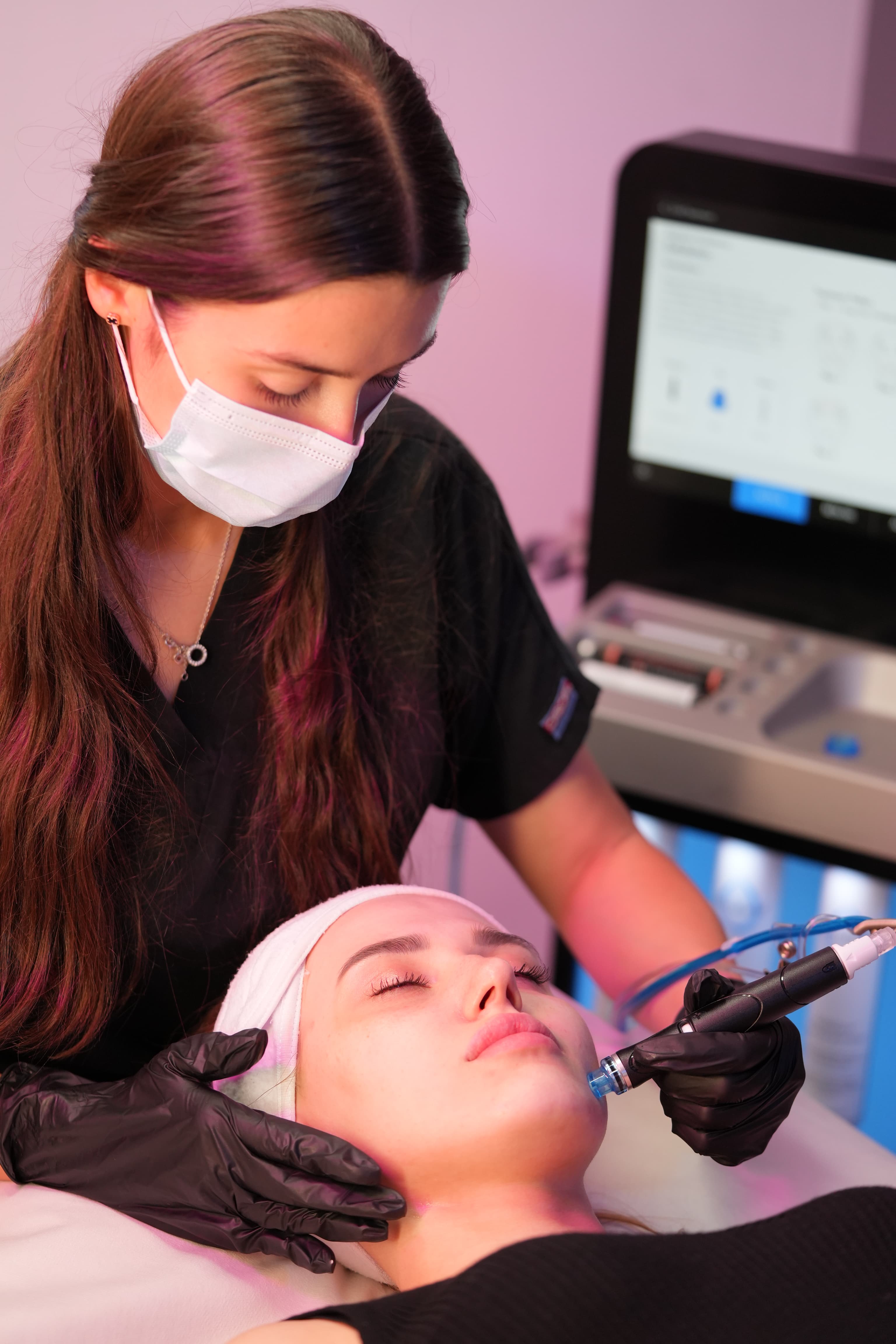 Hydrafacial + Chemical Peel